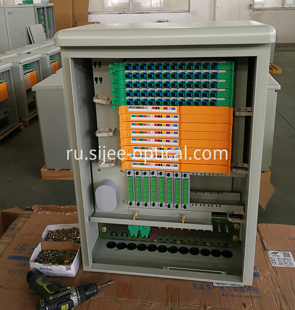 Hanging Outdoor Distribution Cabinet , 72 48 Cores IP65 Fiber Optic Cabinet
